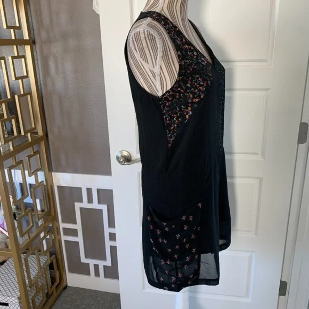 Leith Sleeveless Dress with Oversized Pockets
